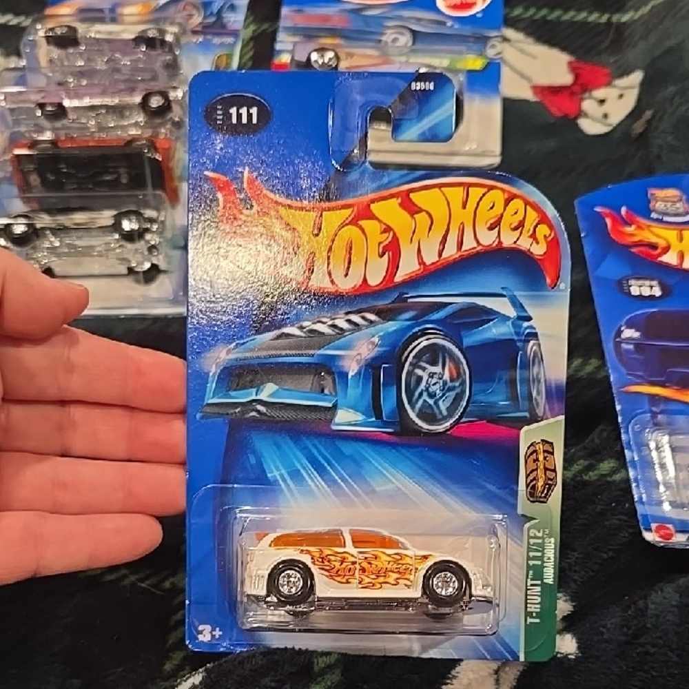 2004 Hot Wheels Treasure Hunt #111 Audacious W/Real Riders New On Card